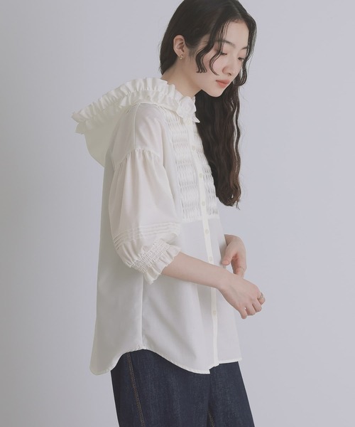 somari imagination（ソマリ イマジネーション）の「『フリルフードピンタックブラウス』（シャツ/ブラウス・レディース・チャコール/オフホワイト・FREE）」の4枚目の写真