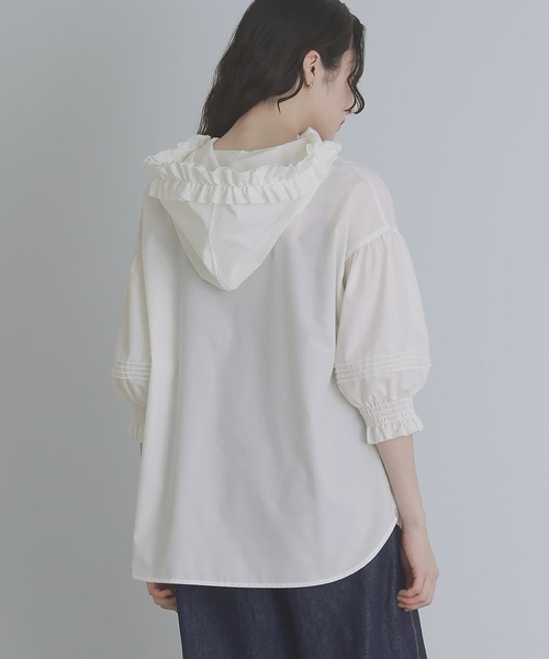 somari imagination（ソマリ イマジネーション）の「『フリルフードピンタックブラウス』（シャツ/ブラウス・レディース・チャコール/オフホワイト・FREE）」の3枚目の写真