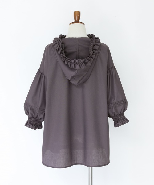somari imagination（ソマリ イマジネーション）の「『フリルフードピンタックブラウス』（シャツ/ブラウス・レディース・チャコール/オフホワイト・FREE）」の20枚目の写真