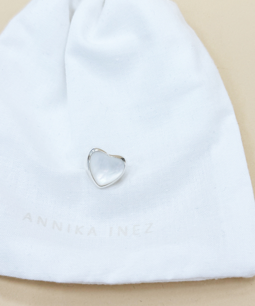 ANNIKA INEZ（アニカイネズ）の「【ANNIKA INEZ/アニカイネズ】Pearl Heart Earcuff（イヤーカフ・レディース・シルバー・FREE）」の5枚目の写真