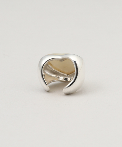 ANNIKA INEZ（アニカイネズ）の「【ANNIKA INEZ/アニカイネズ】Pearl Heart Earcuff（イヤーカフ・レディース・シルバー・FREE）」の8枚目の写真