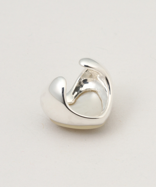 ANNIKA INEZ（アニカイネズ）の「【ANNIKA INEZ/アニカイネズ】Pearl Heart Earcuff（イヤーカフ・レディース・シルバー・FREE）」の9枚目の写真