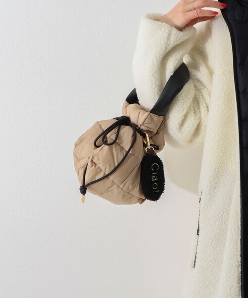 TAION（タイオン）の「【TAION別注】合皮ハンドルダウン巾着バッグ（ショルダーバッグ・レディース・ブラック/ベージュ/ブラウン系その他3/ネイビー系3・FREE）」の3枚目の写真