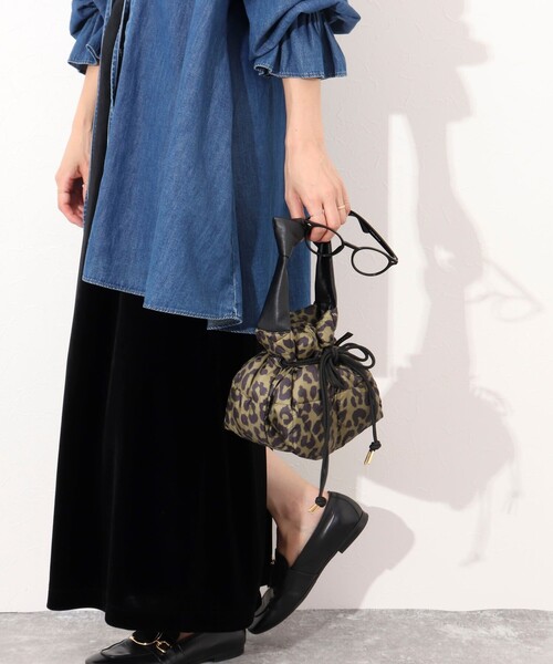 TAION（タイオン）の「【TAION別注】合皮ハンドルダウン巾着バッグ（ショルダーバッグ・レディース・ブラック/ベージュ/ブラウン系その他3/ネイビー系3・FREE）」の18枚目の写真