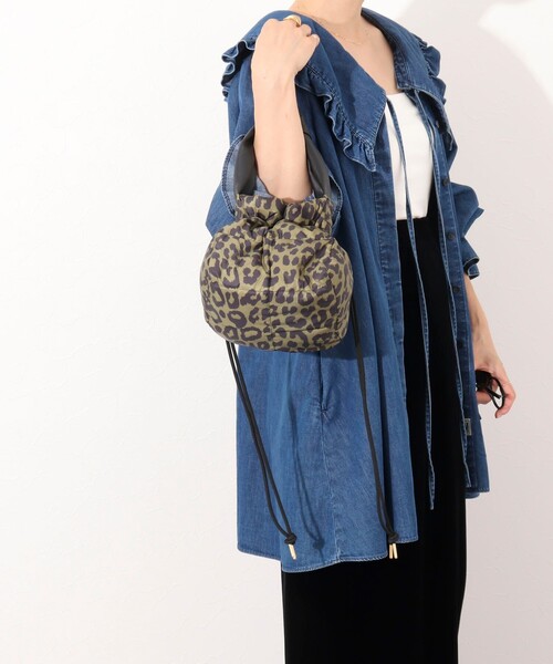 TAION（タイオン）の「【TAION別注】合皮ハンドルダウン巾着バッグ（ショルダーバッグ・レディース・ブラック/ベージュ/ブラウン系その他3/ネイビー系3・FREE）」の20枚目の写真