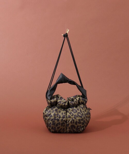 TAION（タイオン）の「【TAION別注】合皮ハンドルダウン巾着バッグ（ショルダーバッグ・レディース・ブラック/ベージュ/ブラウン系その他3/ネイビー系3・FREE）」の5枚目の写真