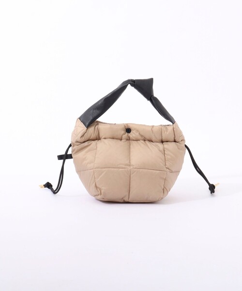 TAION（タイオン）の「【TAION別注】合皮ハンドルダウン巾着バッグ（ショルダーバッグ・レディース・ブラック/ベージュ/ブラウン系その他3/ネイビー系3・FREE）」の7枚目の写真