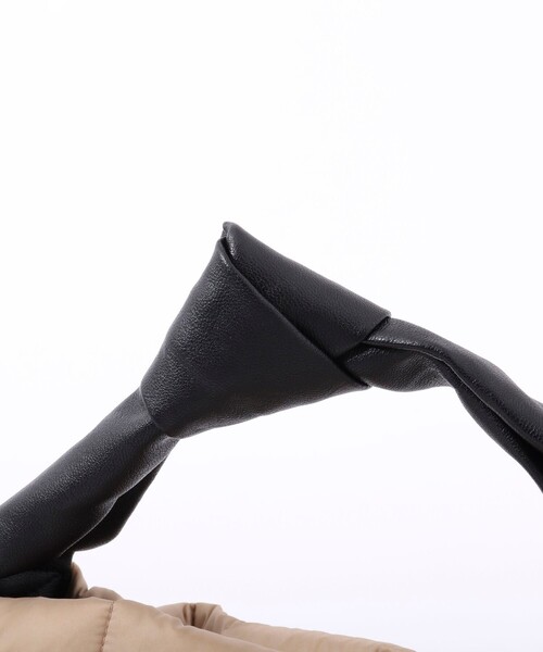 TAION（タイオン）の「【TAION別注】合皮ハンドルダウン巾着バッグ（ショルダーバッグ・レディース・ブラック/ベージュ/ブラウン系その他3/ネイビー系3・FREE）」の11枚目の写真