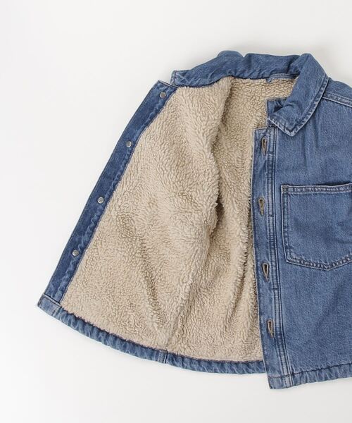 GAP(ギャップ)の「デニム ボア裏地 シャケット (キッズ)(デニムジャケット・キッズ・ライトインディゴブルー・110cm/120cm/130cm/140cm/150cm/160cm)」の4枚目の写真