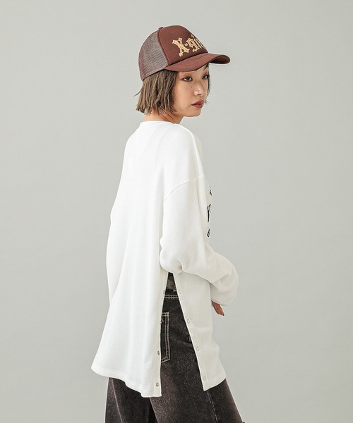 X-girl（エックスガール）の「GOTHIC LOGO TRUCKER CAP（キャップ・レディース・オフホワイト/ブラウン/ブラック・ONE SIZE）」の19枚目の写真