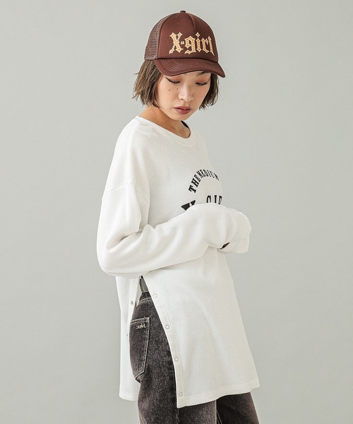 X-girl（エックスガール）の「GOTHIC LOGO TRUCKER CAP（キャップ・レディース・オフホワイト/ブラウン/ブラック・ONE SIZE）」の20枚目の写真