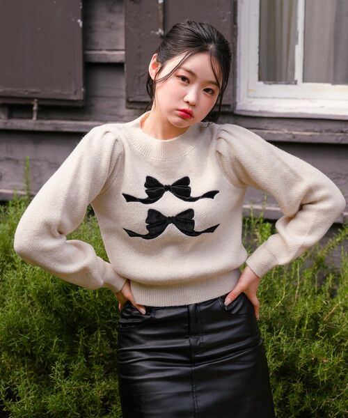 ems excite（エムズエキサイト）の「ダブルリボン刺繍NTPO（ニット/セーター・レディース・ナチュラル/チャコールグレー/ブラック系その他3・FREE）」の8枚目の写真