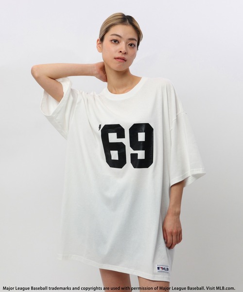 BACK TO THE FIELD（バック トゥー ザ フィールド）の「【MLB】ナンバリングロゴT（Tシャツ/カットソー・レディース・ホワイト系/ブラック/ホワイト/ブラック系・FREE）」の22枚目の写真
