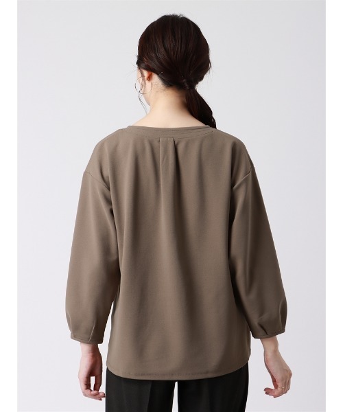 SUIT SQUARE（スーツスクエア）の「キーネックパールプルオーバー 8分袖 ウォッシャブル カットジョーゼット 無地 destyle（Tシャツ/カットソー・レディース・ホワイト/ブラウン/ブラック・38(9号)）」の18枚目の写真