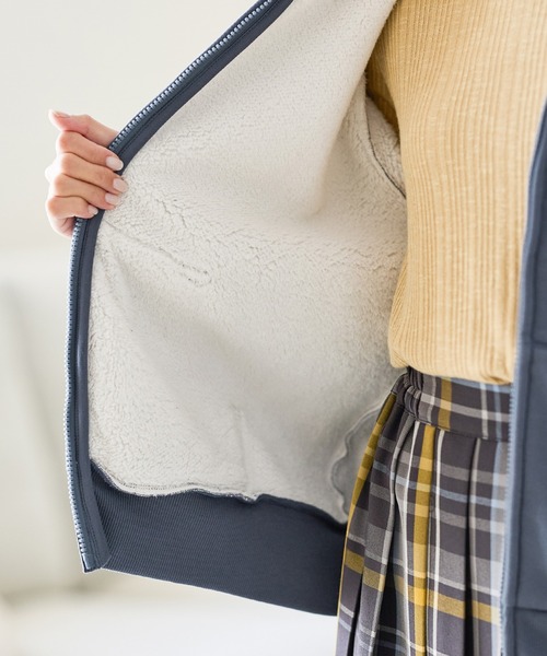 Honeys（ハニーズ）の「【ハニぽか】裏ボアジップパーカー（パーカー・レディース・ピンク/グリーン/ダークブルー/ベージュ/ブラック/杢グレー・S/M/L/LL/3L）」の17枚目の写真