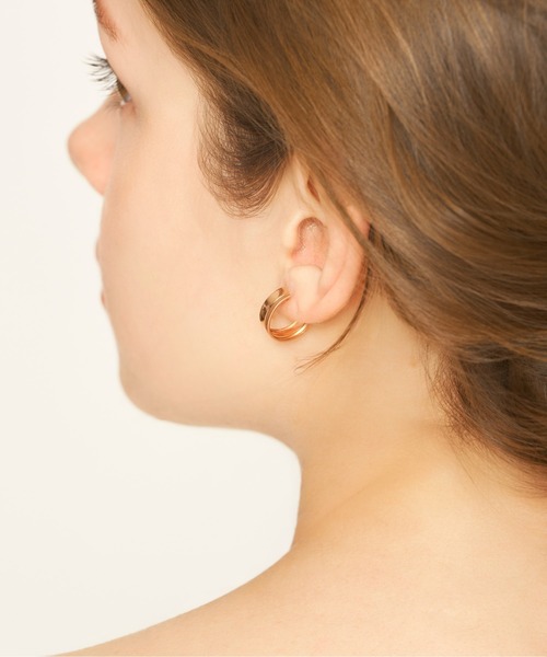 Jewel closet by L&Co.(ジュエルクローゼットバイエルアンドコー)の「K10 ダブル フープ ピアス(ピアス(両耳用)・レディース・ピンクゴールド/イエローゴールド/ホワイトゴールド・FREE)」の15枚目の写真