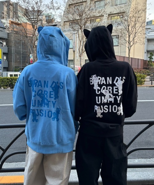 【コーデに遊び心を】 Palm Angels ポップオーバーパーカー Palm Angels】STAR SPRAYED HOODY(BLACK/YELLOW)(XL BLACK