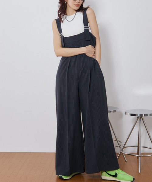 Auntie Rosa Holiday（アンティローザホリデー）の「タックワイドスラックスサロペット / サイズ展開あり（サロペット/オーバーオール・レディース・ブラック/ストライプ・SMALL/MEDIUM）」の2枚目の写真