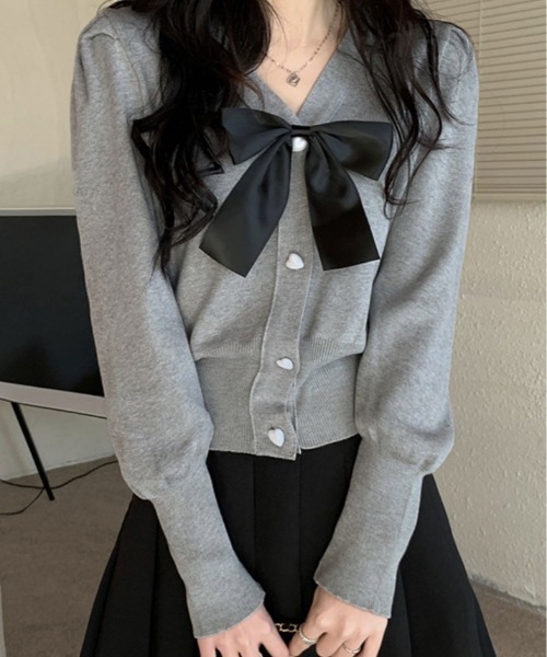 kirakiraShop（キラキラショップ）の「ハート ボタン リボン 付き ニット カーディガン（カーディガン/ボレロ・レディース・グレー/ブラック/ホワイト・FREE）」の3枚目の写真