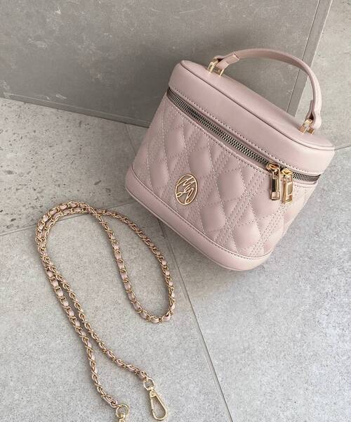 MAJESTIC LEGON（マジェスティックレゴン）の「キルティングビジューバニティ（ショルダーバッグ・レディース・ピンク/ブラック/アイボリー・FREE）」の3枚目の写真