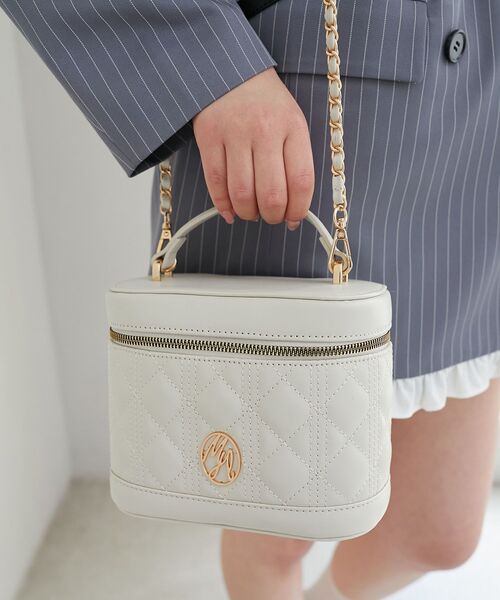 MAJESTIC LEGON（マジェスティックレゴン）の「キルティングビジューバニティ（ショルダーバッグ・レディース・ピンク/ブラック/アイボリー・FREE）」の7枚目の写真