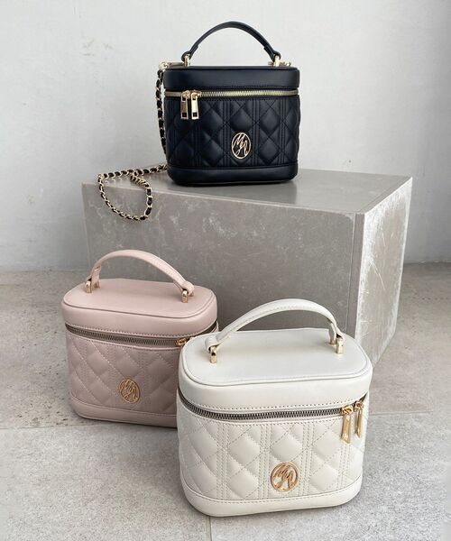 MAJESTIC LEGON（マジェスティックレゴン）の「キルティングビジューバニティ（ショルダーバッグ・レディース・ピンク/ブラック/アイボリー・FREE）」の13枚目の写真