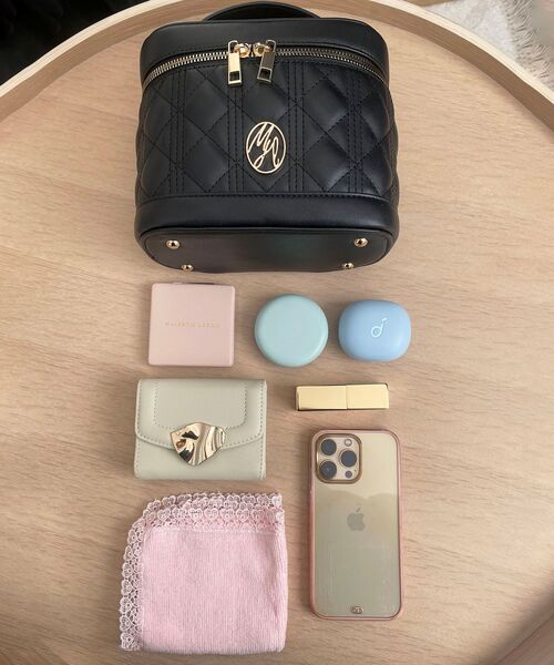 MAJESTIC LEGON（マジェスティックレゴン）の「キルティングビジューバニティ（ショルダーバッグ・レディース・ピンク/ブラック/アイボリー・FREE）」の22枚目の写真