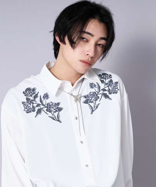 Ellno Loset(エルノロゼット)の「フラワープリント刺繍シャツ(シャツ/ブラウス・メンズ・ブルーグレー/ブラック/マスタード/オフホワイト・MEDIUM/LARGE/SMALL)」の6枚目の写真