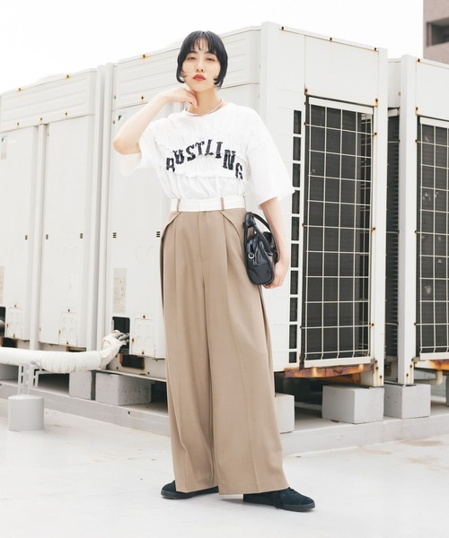 KBF(ケイビーエフ)の「シャーリングリメイクTEE(Tシャツ/カットソー・レディース・ライトブルー/オフホワイト/ブラック・ONE)」の13枚目の写真