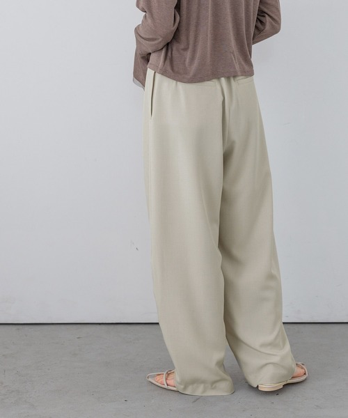 A part by（アパートバイ）の「ピンタックカーブパンツ（その他パンツ・レディース・ライトベージュ/ブラック/ベージュ・MEDIUM/SMALL）」の5枚目の写真