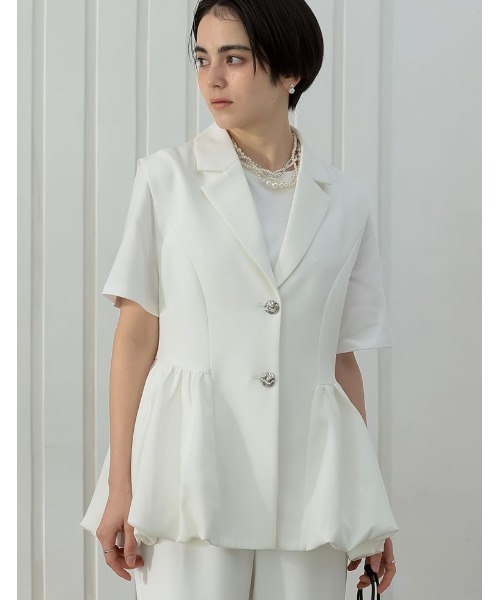 MEISM（ミズム）の「[2025SS COLLECTION][MEISM by Re:EDIT][オケージョン セレモニー]ツイルウエスト切り替えバルーンテーラードベスト（ダウンベスト・レディース・ホワイト/ブラック・MEDIUM/LARGE）」の2枚目の写真