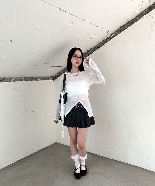 4INT.（フォイント）の「シースルー フロントスリット 長袖 トップス（Tシャツ/カットソー・レディース・ブラック/ベージュ/ホワイト・FREE）」の17枚目の写真