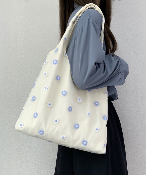 TONE SELECT GOODS（トーンセレクトグッズ）の「urbanfemine./刺繍レースキャンバストートバッグ U7419（トートバッグ・レディース・ピンク/ブルー・FREE）」の3枚目の写真
