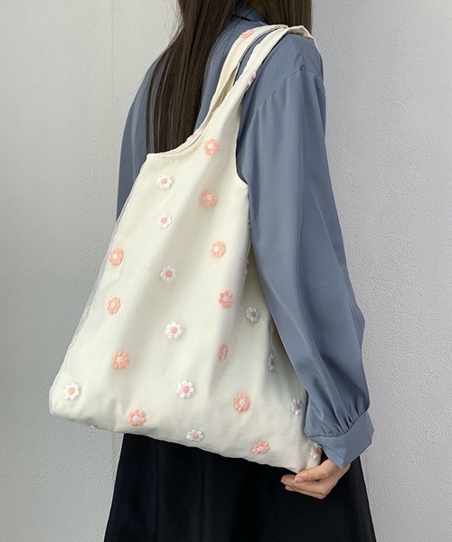 TONE SELECT GOODS（トーンセレクトグッズ）の「urbanfemine./刺繍レースキャンバストートバッグ U7419（トートバッグ・レディース・ピンク/ブルー・FREE）」の5枚目の写真
