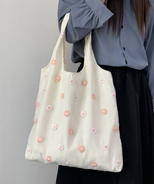 TONE SELECT GOODS（トーンセレクトグッズ）の「urbanfemine./刺繍レースキャンバストートバッグ U7419（トートバッグ・レディース・ピンク/ブルー・FREE）」の6枚目の写真