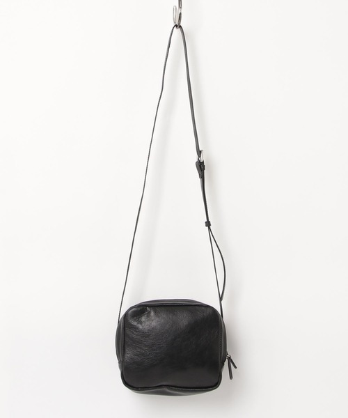 ショルダーバッグ・ポシェット ^MUCENT^ Cav Big Eyelet Leather Mini Bag Unisex P00000WC ミニバッグ ショルダーバッグ レザーバッグ[品番：PENA0028260