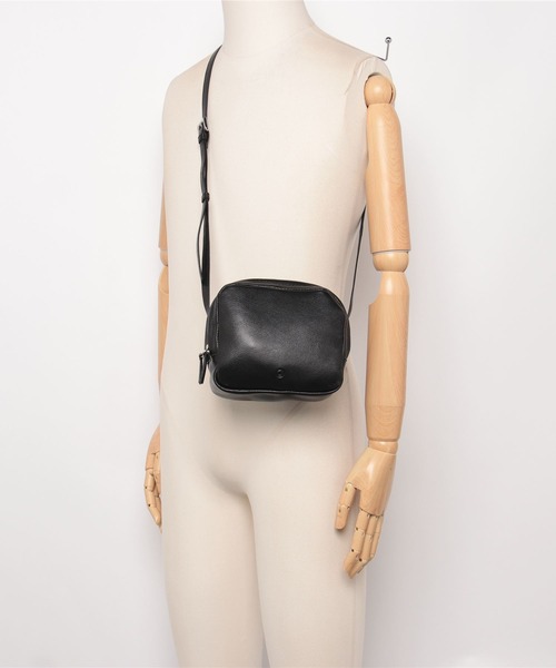 ショルダーバッグ・ポシェット ^MUCENT^ Cav Big Eyelet Leather Mini Bag Unisex P00000WC エナメルミニショルダーバッグ | ファッション通販サイト NUGU