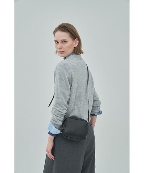 utta(ウッタ)の「【utta/ウッタ】ゴートレザーミニショルダーBAG /山羊革 /本革(ショルダーバッグ・レディース・ブラック・FREE)」の16枚目の写真