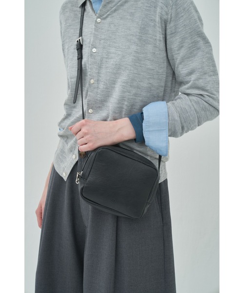 utta(ウッタ)の「【utta/ウッタ】ゴートレザーミニショルダーBAG /山羊革 /本革(ショルダーバッグ・レディース・ブラック・FREE)」の22枚目の写真