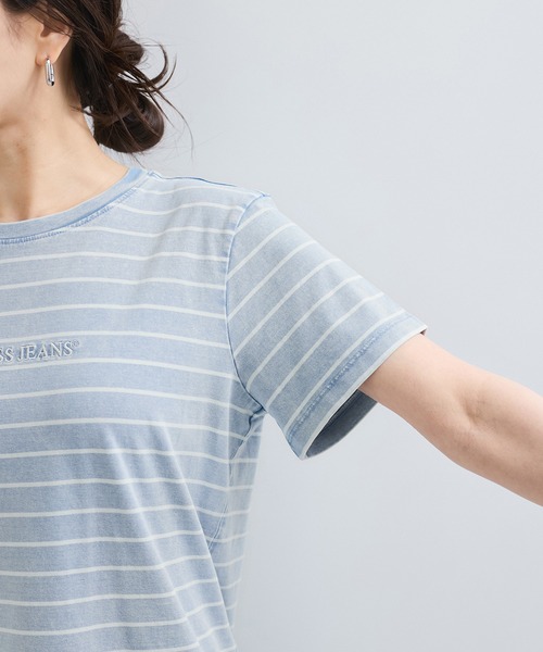 GUESS JEANS(ゲスジーンズ)の「【GUESS(ゲス)】REG YD STRIPE TEE(Tシャツ/カットソー・レディース・グレー系その他・FREE)」の4枚目の写真