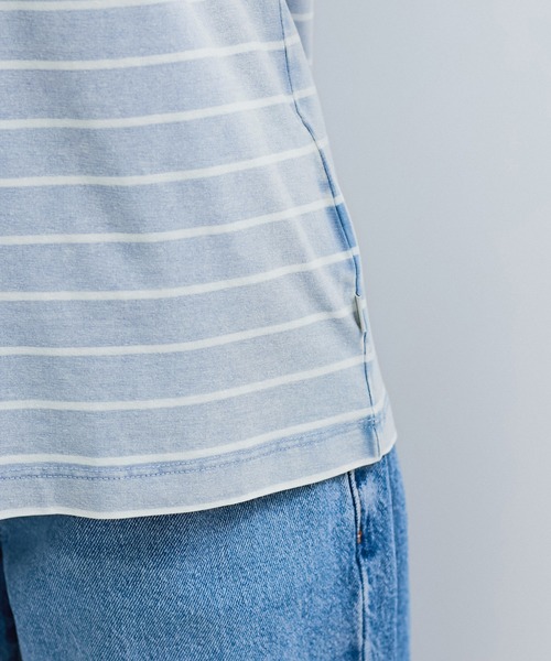 GUESS JEANS(ゲスジーンズ)の「【GUESS(ゲス)】REG YD STRIPE TEE(Tシャツ/カットソー・レディース・グレー系その他・FREE)」の3枚目の写真