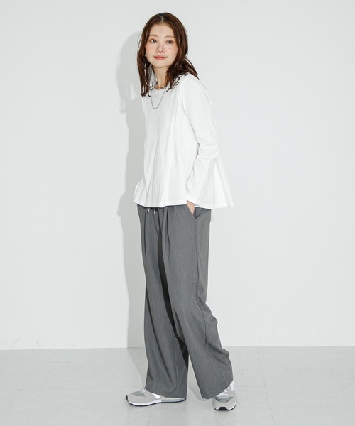 URBAN RESEARCH Sonny Label（アーバンリサーチサニーレーベル）の「バックタックフレアカットプルオーバー（Tシャツ/カットソー・レディース・オフホワイト/チャコールグレー/ベージュ系その他・FREE）」の10枚目の写真