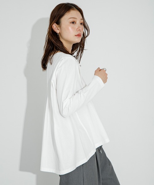 URBAN RESEARCH Sonny Label（アーバンリサーチサニーレーベル）の「バックタックフレアカットプルオーバー（Tシャツ/カットソー・レディース・オフホワイト/チャコールグレー/ベージュ系その他・FREE）」の8枚目の写真