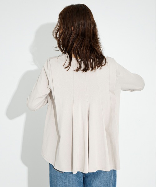 URBAN RESEARCH Sonny Label（アーバンリサーチサニーレーベル）の「バックタックフレアカットプルオーバー（Tシャツ/カットソー・レディース・オフホワイト/チャコールグレー/ベージュ系その他・FREE）」の17枚目の写真