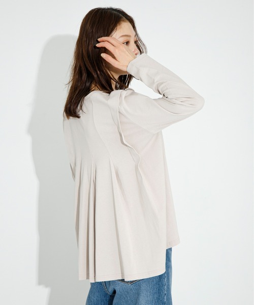 URBAN RESEARCH Sonny Label（アーバンリサーチサニーレーベル）の「バックタックフレアカットプルオーバー（Tシャツ/カットソー・レディース・オフホワイト/チャコールグレー/ベージュ系その他・FREE）」の16枚目の写真