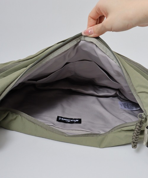 WILD THINGS(ワイルドシングス)の「WILD THINGS PUFF LARGE SHOULDER BAG ナイロンボンディング ショルダーバッグ(ショルダーバッグ・メンズ・カーキ/ブラック/グレー・FREE)」の10枚目の写真