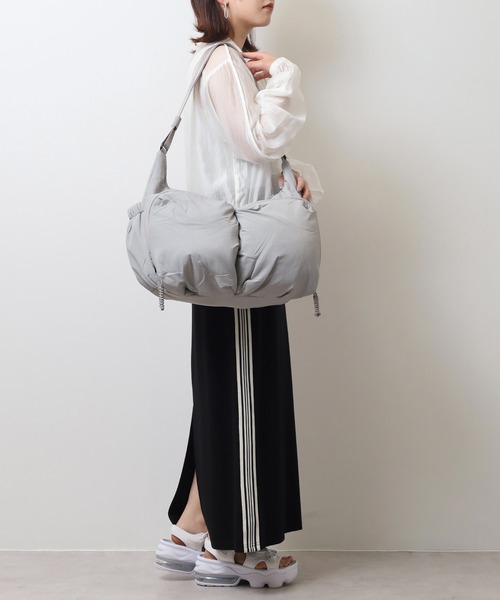 【美品】 OFF-White PUFFY FANNYPACK ショルダーバッグ イカクダンス｜パフショルダーバッグ｜ユニセックス｜グラニフ