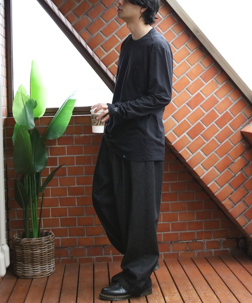 NEW ERA(ニューエラ)の「NEW ERA ロングTシャツ(Tシャツ/カットソー・メンズ・ブラック/グレー系その他/ホワイト/ネイビー系1・MEDIUM/X-LARGE/SMALL/LARGE)」の12枚目の写真