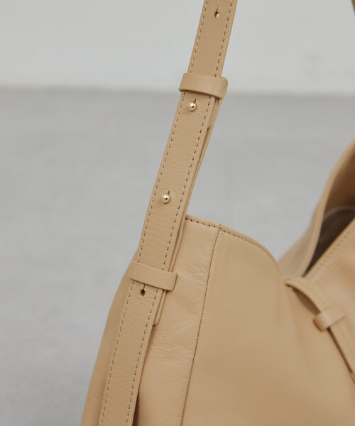 GALLARDAGALANTE（ガリャルダガランテ）の「【2.718】フロントバーワンショルダー（ショルダーバッグ・レディース・ベージュ/ブラック・FREE）」の16枚目の写真