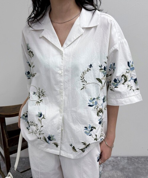 fredy emue(フレディエミュ)の「《セットアップ対応》カラフル刺繍シャツ(シャツ/ブラウス・レディース・ブラック/オフホワイト・38)」の9枚目の写真